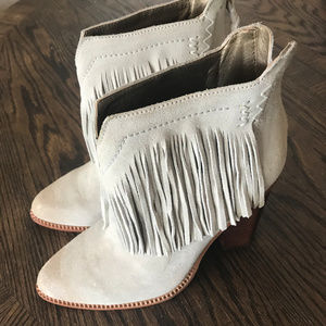 Cynthia Vincent Native Suede Fringe boot US 9.5